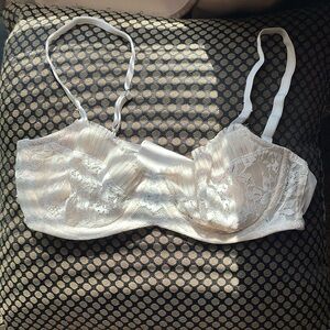 Victoria’s Secret Unlined White Lace Bra